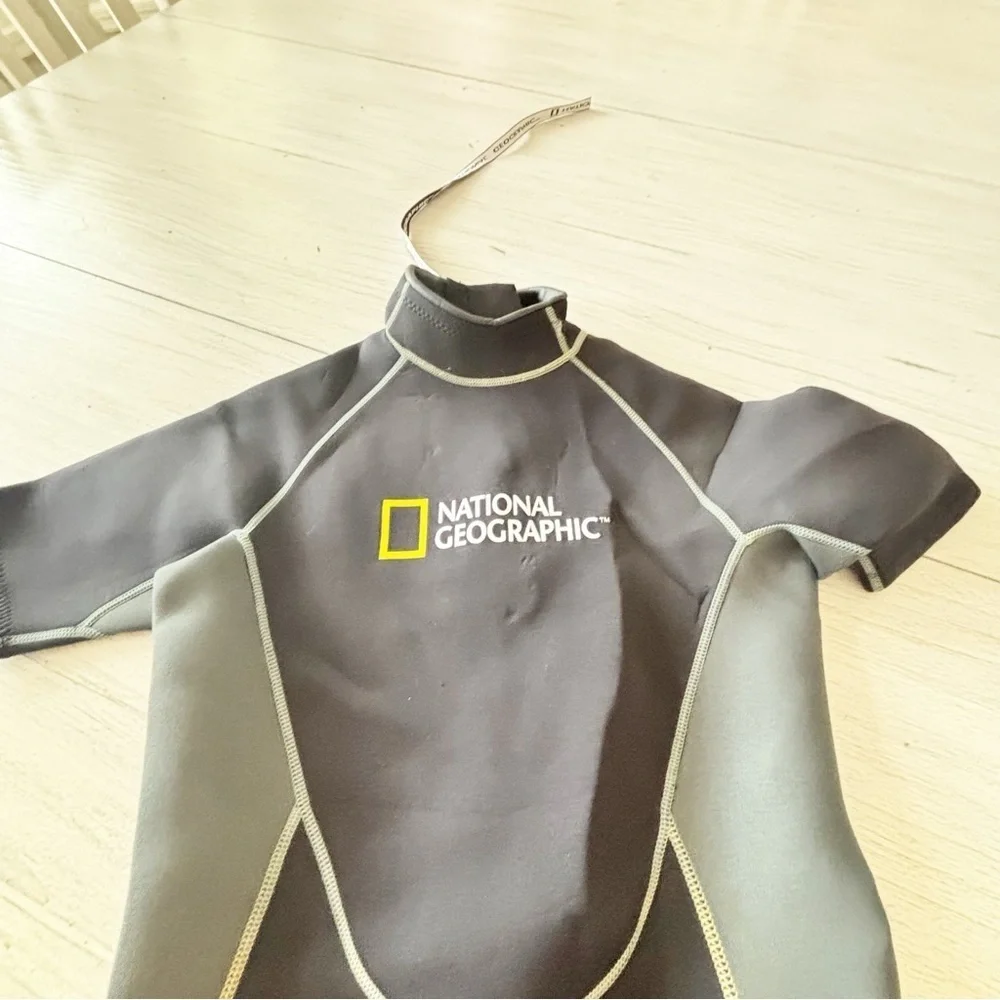 NATIONAL GEOGRAPHIC Men’s Black Gray Scuba Surf Snorkel Neoprene Wetsuit Size S